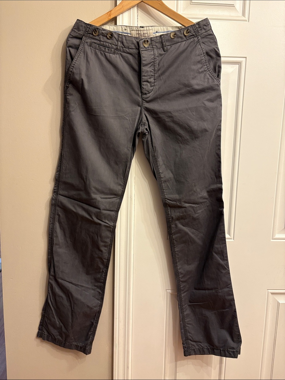 Zara Men's Chino Pants in Charcoal Gray